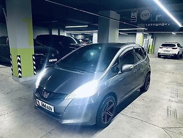 Honda Jazz: 2013 г., 1.3 л, Вариатор, Газ, Хетчбек