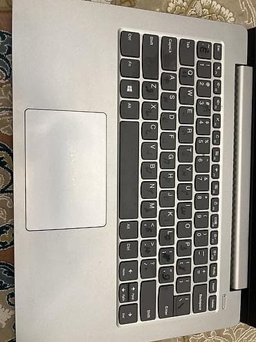 ddr 4: Ноутбук Lenovo (серебристый корпус) - Экран с веб-камерой по центру — 2