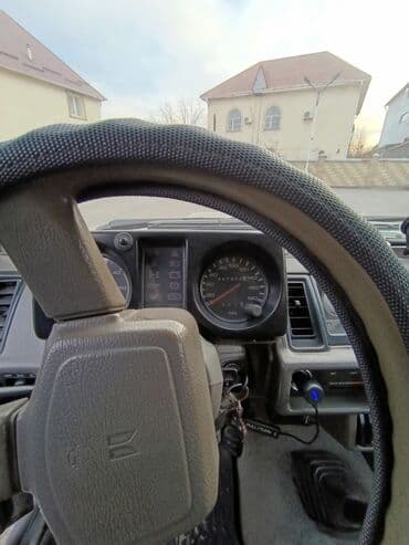 верхний багажник на машину цена: Внедорожник 5‑дверный с рамной конструкцией кузова. Зелёный цвет — 4