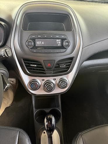 Продажа авто: Chevrolet Spark: 2017 г., Автомат, Бензин, Хэтчбэк — 8