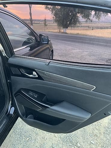 Kia K7: 2020 г., 2.4 л, Автомат, Гибрид, Седан — 6
