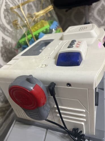 Игрушки: Игровой набор «Станция скорой помощи» с гаражом и машиной. На — 2