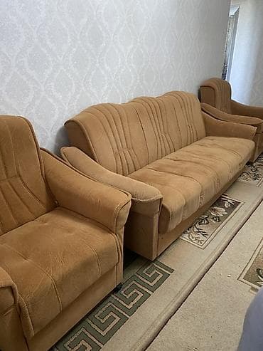 Мебельные гарнитуры: Гарнитур мягкой мебели: диван + 2 кресла - Комплектация: трехместный — 1