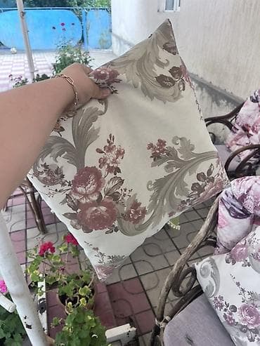 love is: Декоративные подушки для стула/кресла - Комплект из квадратных — 2