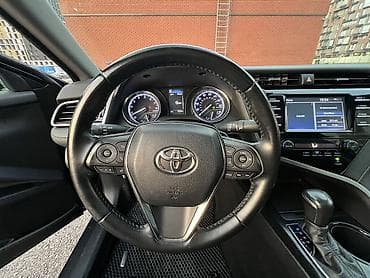 Продажа авто: Toyota Camry: 2019 г., Седан — 10