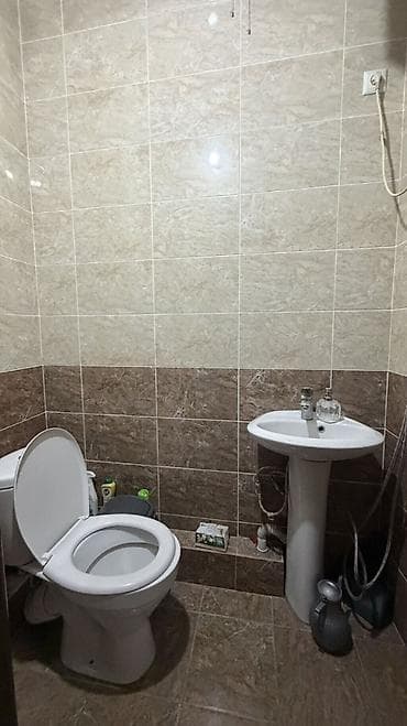 Батирлер: 2 бөлмө, 70 м², Жаш гвардия 9 кабат — 3