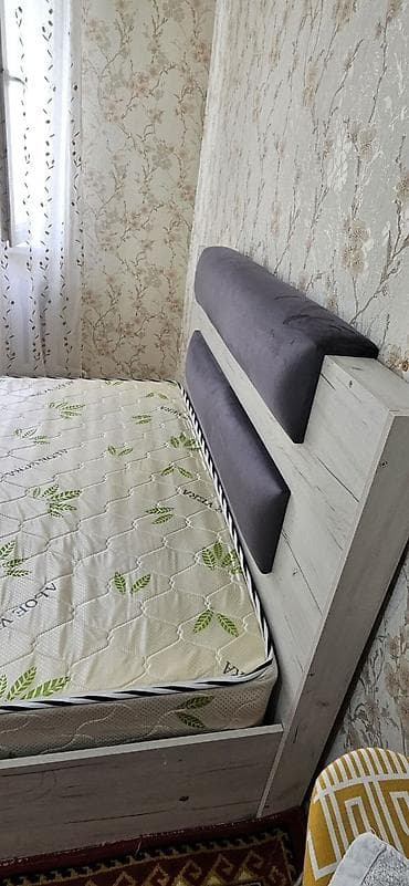 Кровати: Двуспальная кровать, Б/у, С матрасом, длина - 200 см — 9