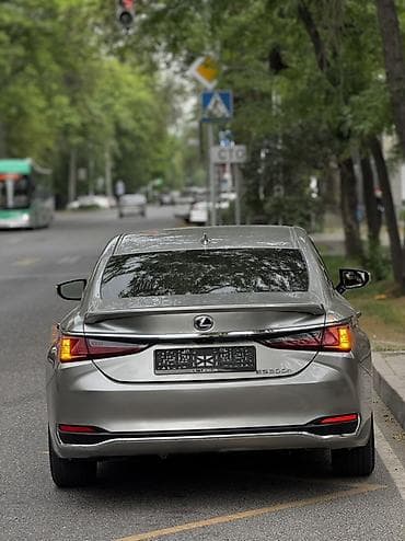 toyota 50: Lexus ES: 2019 г., 2.5 л, Автомат, Гибрид, Седан — 4