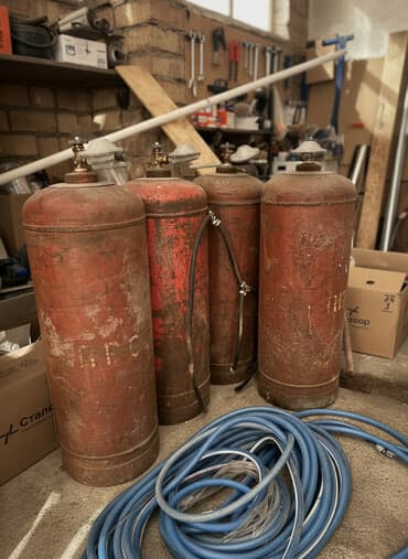 композитные газовые баллоны: Продаются 4 газбалона по 50литров, готовые к эксплуатации, после — 1