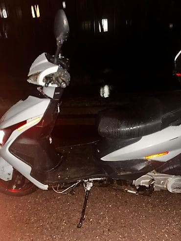 м8 про: Тип скутера M8, 125 куб. см, Бензин — 3