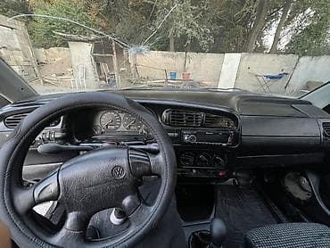 mers 817: Volkswagen Vento: 1992 г., 2 л, Механика, Бензин, Седан — 9