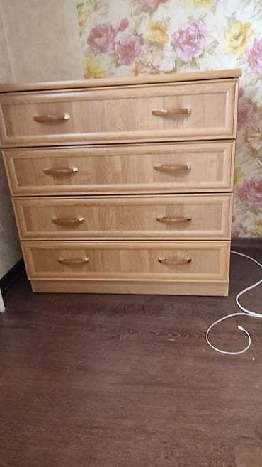 Комоды: Комод для одежды, Б/у, Без зеркала, ЛДСП — 1
