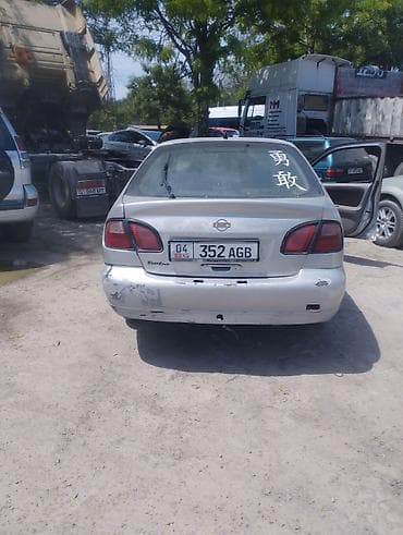 infinity i30: Nissan Primera: 2000 г., 2 л, Механика, Бензин, Хэтчбэк — 3