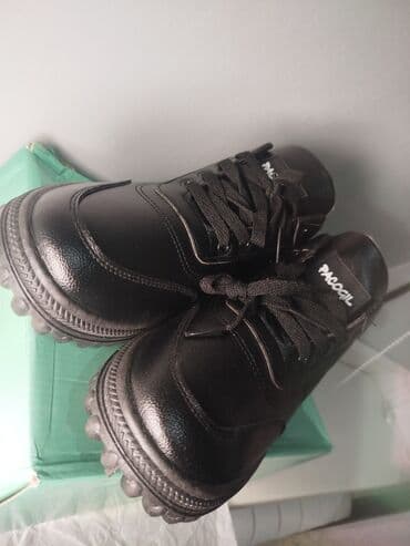 джинсы zara: Мужские зимние ботинки, Pacogil оригинал, размер 42. адрес Бишкек — 7