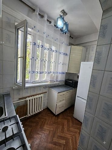 3 комнаты, 72 м², 7 мкр 106 серия, 4 этаж — 7