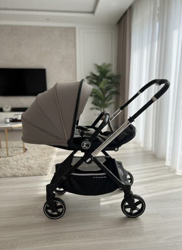 каляска прогулочная: Коляска, цвет - Черный, Б/у — 2