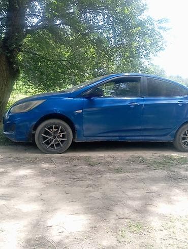 Транспорт: Hyundai Accent: 2011 г., Механика, Бензин, Седан — 5