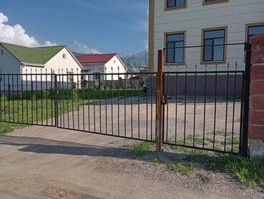 жер уй аренда ош: Үй, 320 кв. м, 8 бөлмө, Менчик ээси — 3