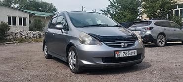 Honda Fit: 2003 г., 1.3 л, Вариатор, Бензин, Седан