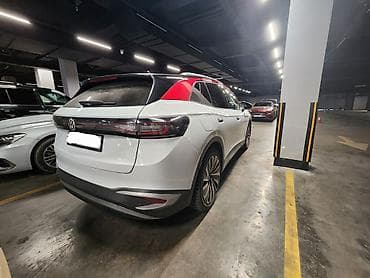 Volkswagen ID.4: 2022 г., 0.3 л, Автомат, Электромобиль, Кроссовер — 4