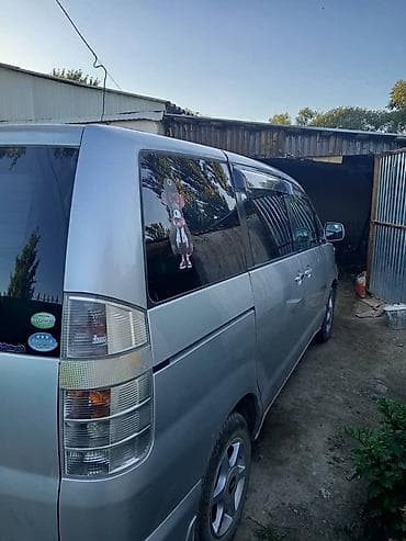 Унаа сатуу: Toyota Voxy: 2004 г., 2 л, Автомат, Бензин, Вэн/Минивэн — 3
