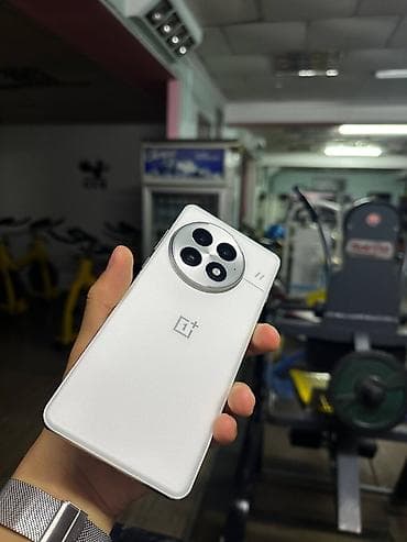 redmi 11 т: OnePlus 13, Колдонулган, 256 ГБ, түсү - Ак, 2 SIM — 4