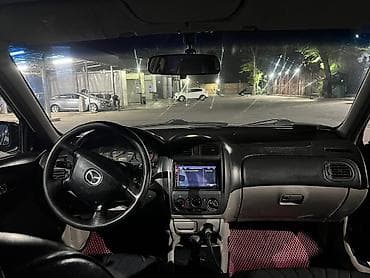mazda famila: Mazda Familia: 2002 г., 1.6 л, Механика, Бензин, Хэтчбэк — 7