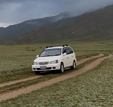 Toyota Gaia: 2001 г., 2 л, Автомат, Бензин, Минивэн