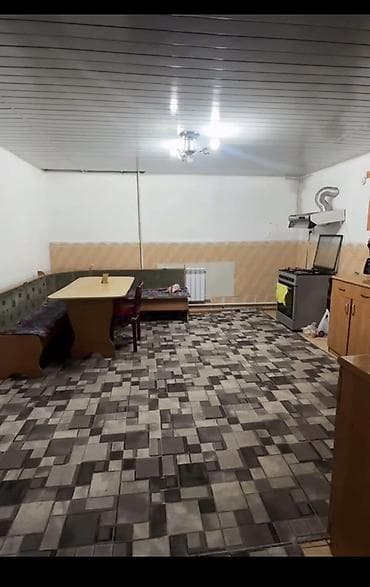 Продаётся дом с просторной кухней-столовой и раздельной зоной