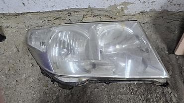 Передняя левая фара Toyota