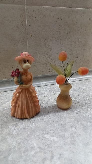 Коровка с цветами