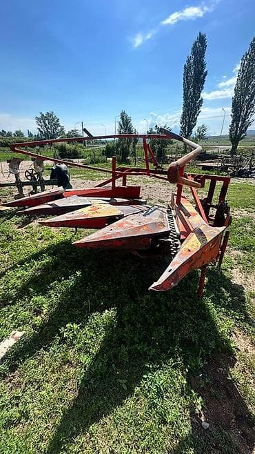 аренда трактор: Самоходный кормоуборочный комбайн ЗИЛКС Z350/3 (серия “Z350/3”) с — 4
