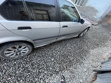 mercedes a class: BMW 3 series: 1993 г., 1.8 л, Механика, Бензин, Седан — 8