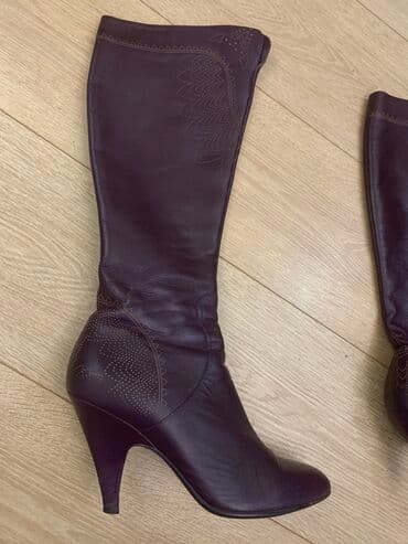 сапоги из натурального меха и кожи: Сапоги ботфорты, длина до колен, р 38-39, натуральная кожа, состояние — 2