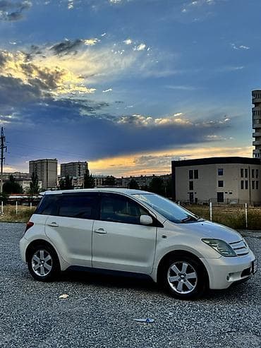 Toyota Ist: 2003 г., 1.5 л, Автомат, Бензин, Седан — 3
