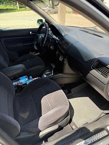 глушитель на гольф 2: Volkswagen Golf: 2002 г., Автомат, Бензин, Хэтчбэк — 2