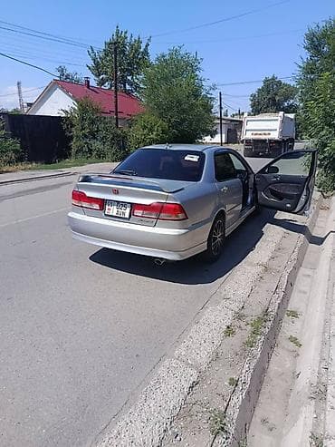Honda Accord: 2001 г., 2 л, Автомат, Бензин, Седан — 2