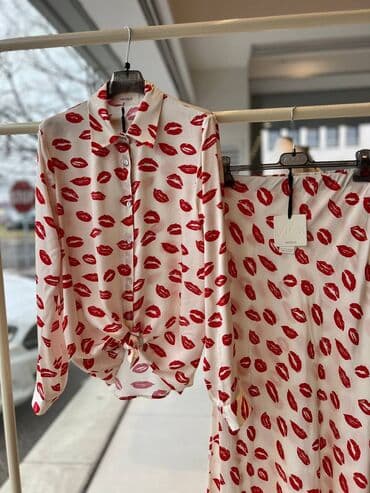 шолк: Двойка от Виколо Италия
Размер S подойдет и на М
Ткань Вискоза — 2