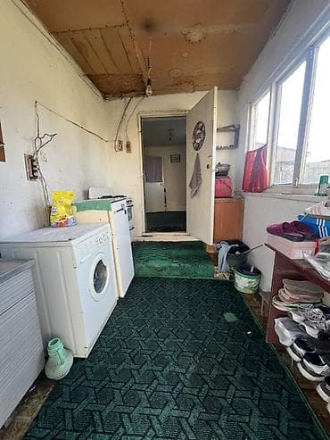 снять жилье: Продаётся времянка Участок: 4 сотых Вода, свет есть Рядом есть — 3