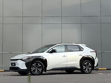 Toyota bZ4X: 2022 г., 0.1 - engine capacity л, Автомат, Электромобиль, Кроссовер