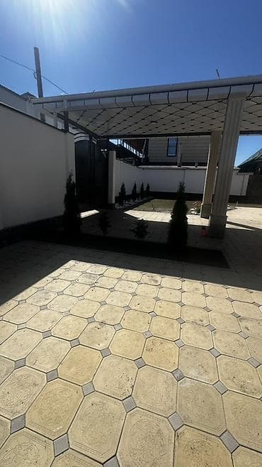 nice house: Двухэтажный частный дом с благоустроенным двором и навесом - — 4