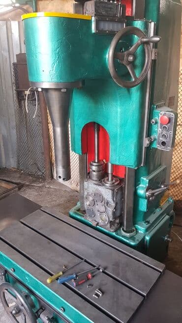 наборы инструментов: Токарный станок без ЧПУ, Б/у — 28