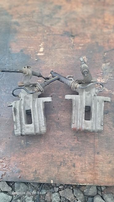 Глушители: Комплект суппортов Volkswagen 2005 г., Б/у, Оригинал, Германия — 1