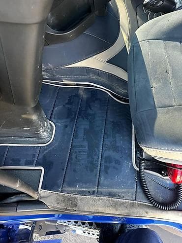 полик вольво: Комплект аксессуаров для салона грузовика Volvo. Состав: - Чехлы на — 7