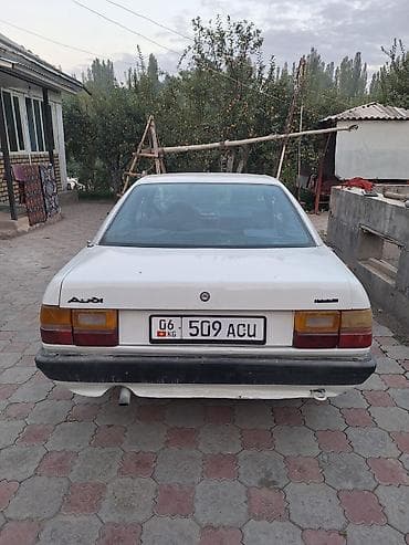 буксиры: Audi 100: 1986 г., 1.8 л, Механика, Бензин, Седан — 3