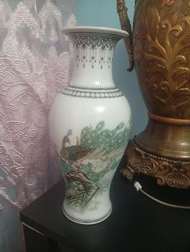 белые камни: Фарфоровая ваза с ручной росписью «Павлин» - Материал: гладкий белый — 1