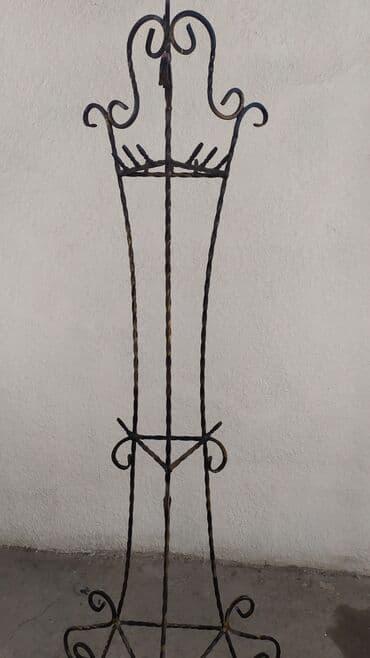 Вешалки: Вешалка для одежды. Добротный, новый. Без торга — 1