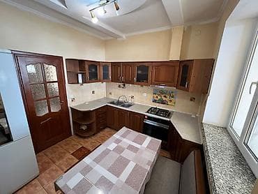 участок кирпичный: 300 м², 7 комнат — 9