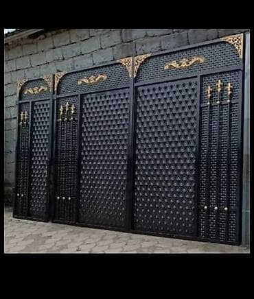 Металлические ворота с калиткой - Конструкция: секционные распашные