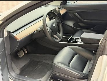 Tesla: Tesla Model 3: 2021 г., 5 л, Автомат, Электромобиль, Седан — 9